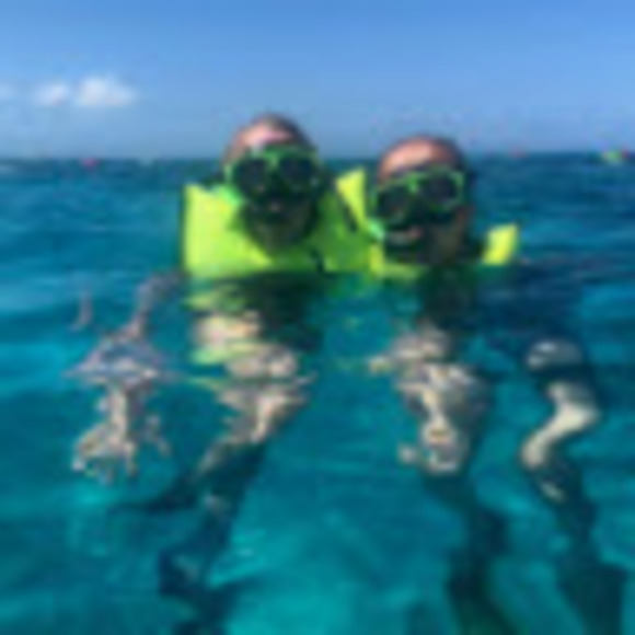 Meet your Posher, Sanders - Picture 1 of 1